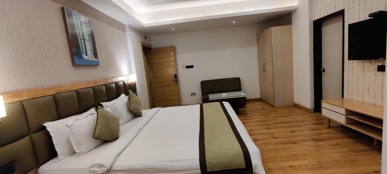 The M Hotel Rāipur Dış mekan fotoğraf