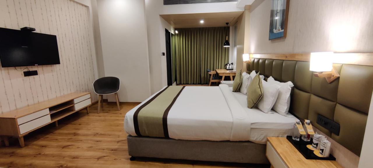 The M Hotel Rāipur Dış mekan fotoğraf
